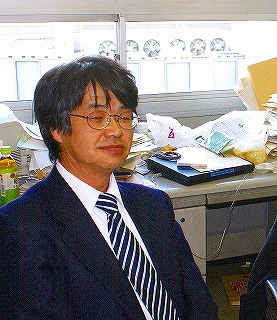 䏑L